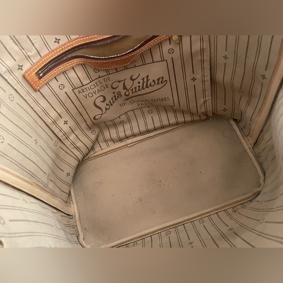Louis Vuitton MM Neverfull - Picture 7 of 15